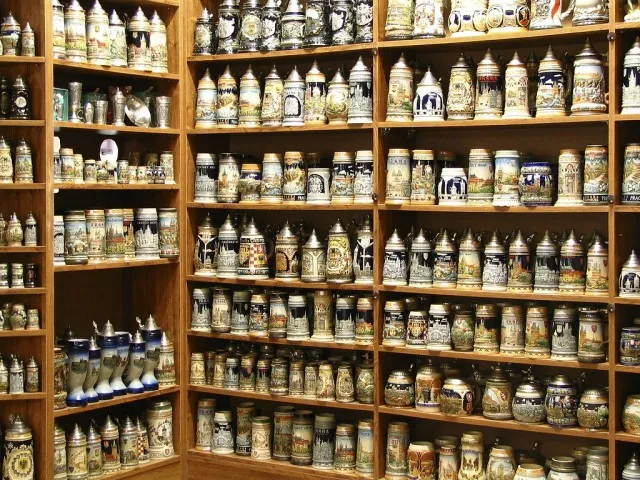 How did beer steins get lids?